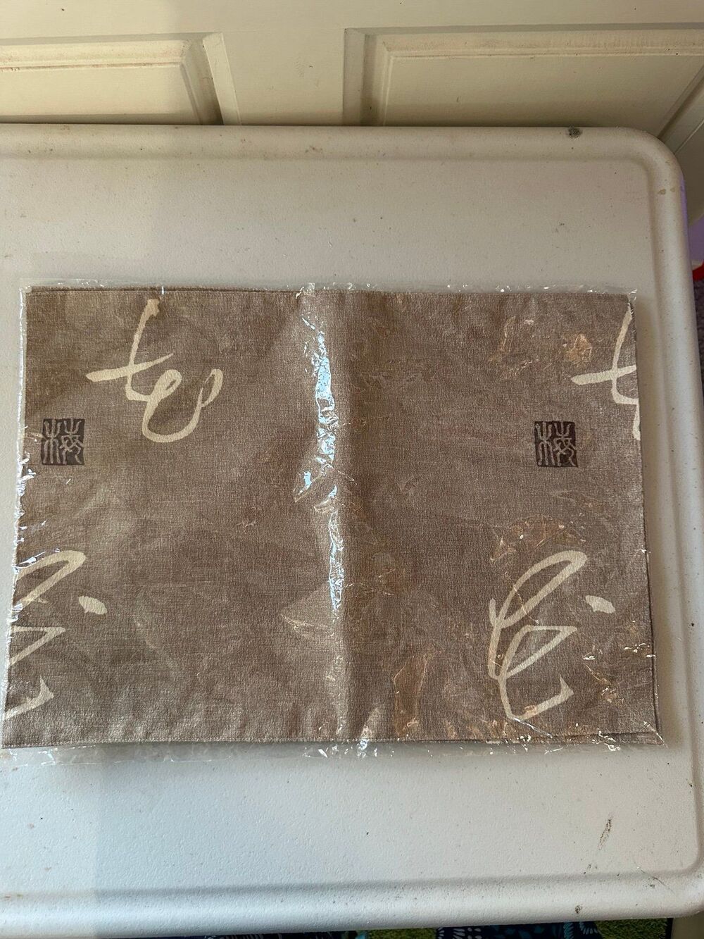 Brand New NIP 2 Asian Inspired Linen Blend Chinese Calligraphy Table Placemats